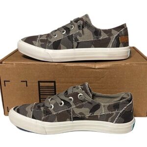 Stylish Camouflage Women's Sneakers